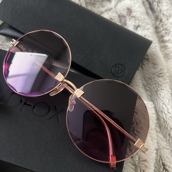 Wildfox Starlight Sunglasses in rose gold NIB - Picture 3 of 5